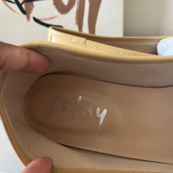 NEW French Sole Tuckernuck Camille Cap Toe Tan Black Leather Flats Size 8 - Picture 5 of 8